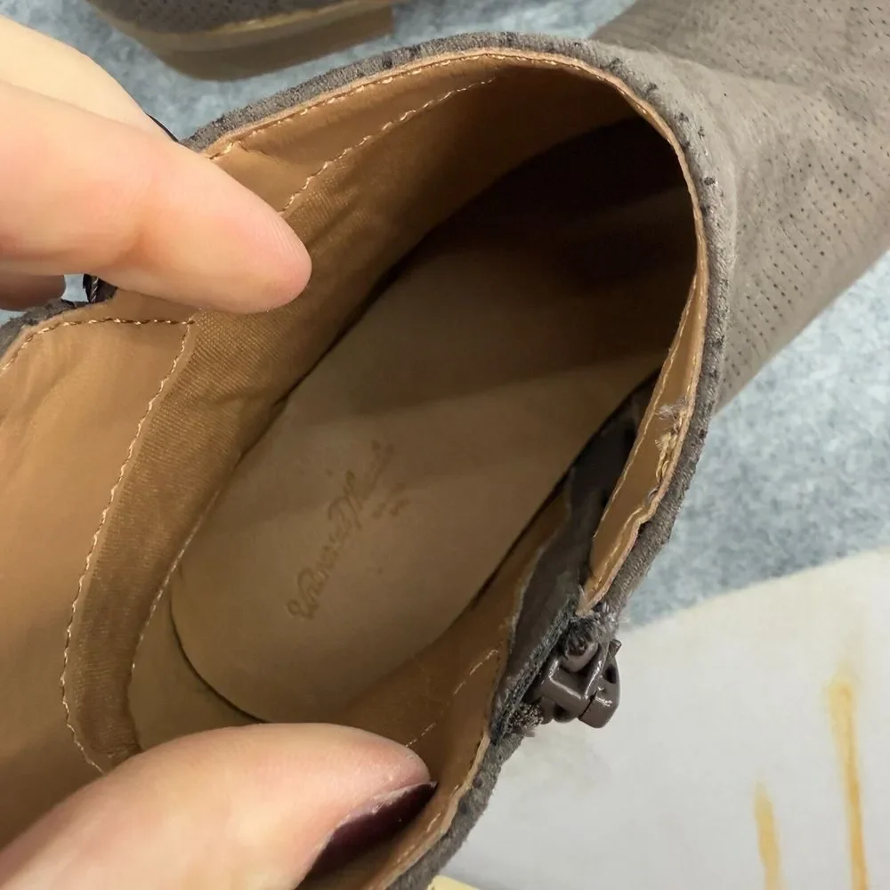 Universal Thread Ankle Bootie Womens 6.5‎ Side Zip Brown Casual Comfort Low Heel